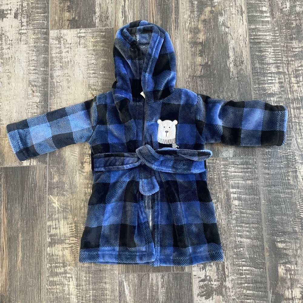 Fleece BLANKETS & BEYOND robe